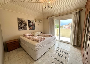 4+1 Penthouse am Flussufer im Stadtteil Kestel