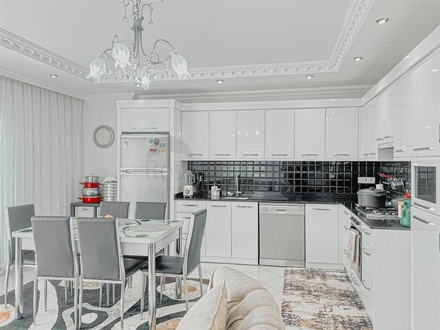 Apartment 2+1 svidom am Meer und in den Bergen im Stadtteil Mahmutlar