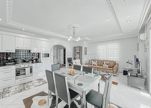 Apartment 2+1 svidom am Meer und in den Bergen im Stadtteil Mahmutlar