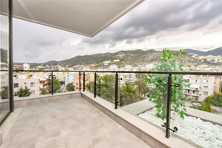 1+1 Wohnung in einem neuen Komplex, nur 200 Meter vom Kleopatra-Strand entfernt