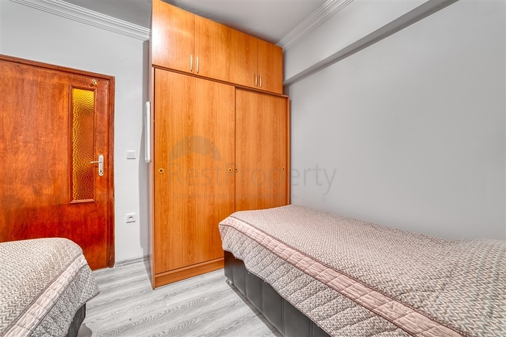 Apartments in einem Komplex an der ersten Küste