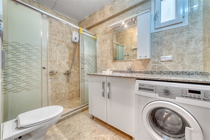 Apartments in einem Komplex an der ersten Küste