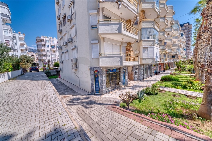 Apartments in einem Komplex an der ersten Küste