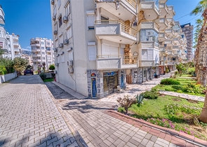 Apartments in einem Komplex an der ersten Küste