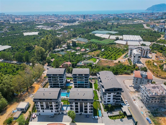 Drei-Zimmer-Penthouse mit Designer-Renovierung