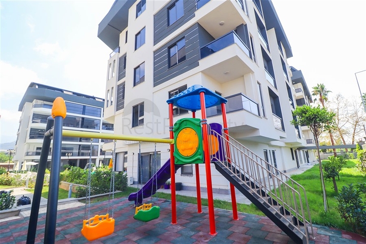 Drei-Zimmer-Penthouse mit Designer-Renovierung