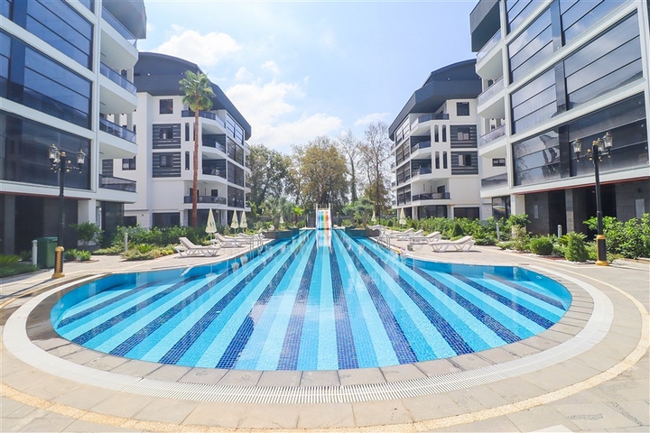 Drei-Zimmer-Penthouse mit Designer-Renovierung