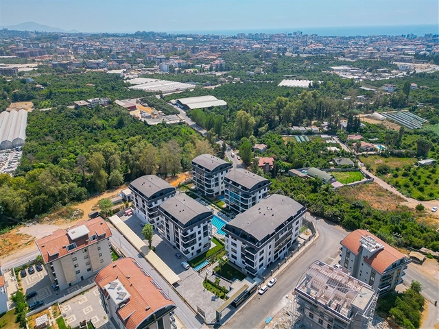 Drei-Zimmer-Penthouse mit Designer-Renovierung