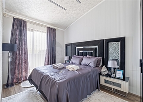 Drei-Zimmer-Penthouse mit Designer-Renovierung