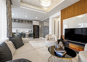 Drei-Zimmer-Penthouse mit Designer-Renovierung