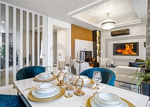 Drei-Zimmer-Penthouse mit Designer-Renovierung