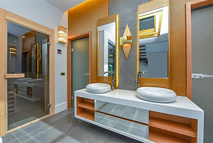 4+1 Luxusvilla im Stadtteil Kargicak.