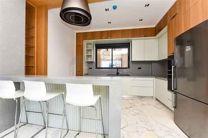 4+1 Luxusvilla im Stadtteil Kargicak.