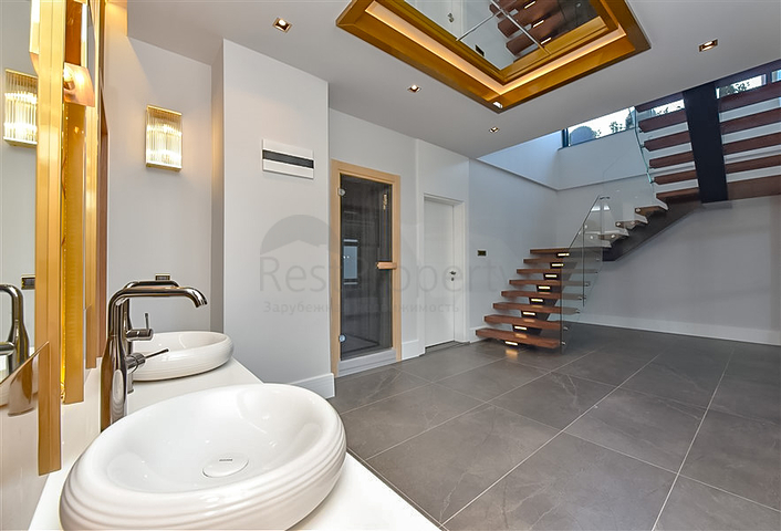 4+1 Luxusvilla im Stadtteil Kargicak.