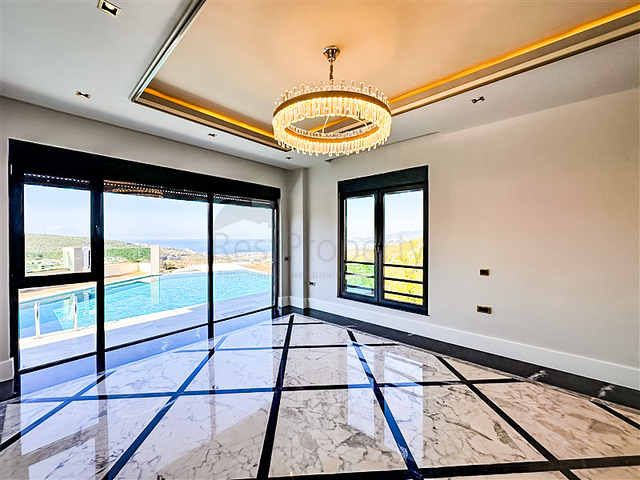 4+1 Luxusvilla im Stadtteil Kargicak.