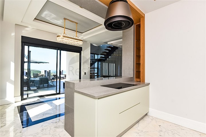 4+1 Luxusvilla im Stadtteil Kargicak.