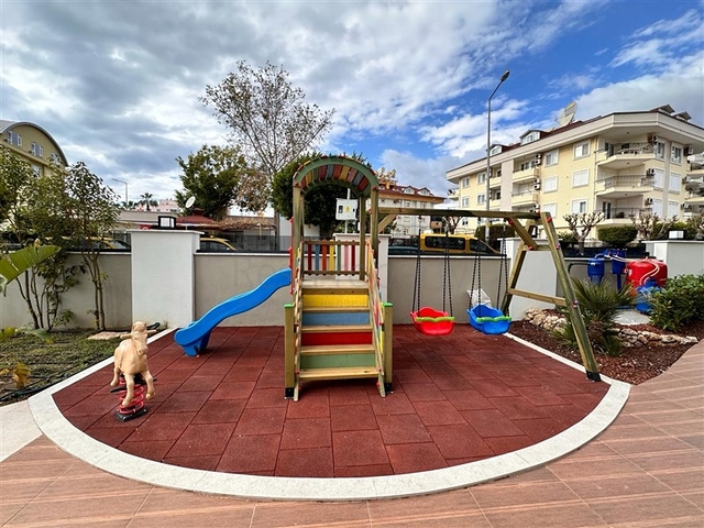 1+1 Wohnung in einem neuen Komplex nur 400 m vom Meer entfernt im Zentrum von Alanya 