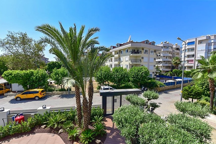 1+1 Wohnung in einem neuen Komplex nur 400 m vom Meer entfernt im Zentrum von Alanya 