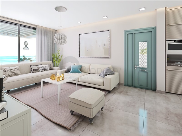 Das 2+1 Apartment verfügt über eine eigene Terrasse, 100 m vom Meer entfernt