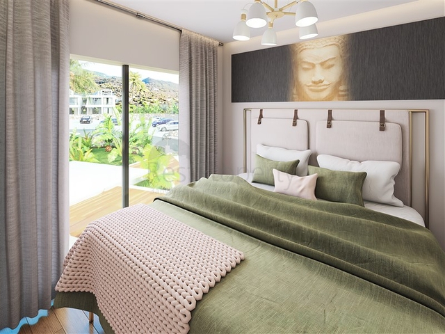 Das 2+1 Apartment verfügt über eine eigene Terrasse, 100 m vom Meer entfernt