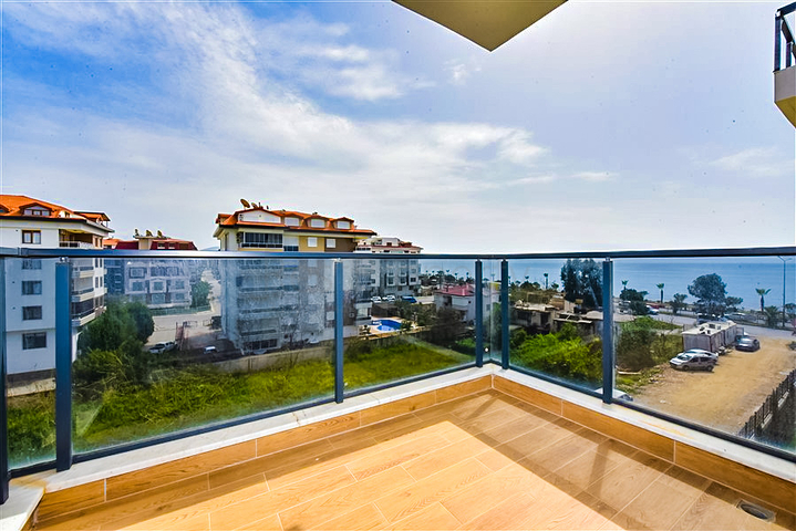 Wohnung mit Meerblick im Stadtteil Kestel