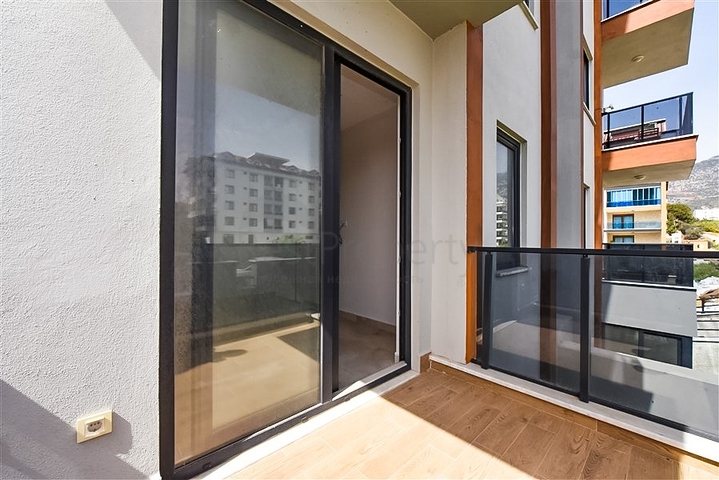 2+1 Wohnung mit eigenem Garten in Kestel