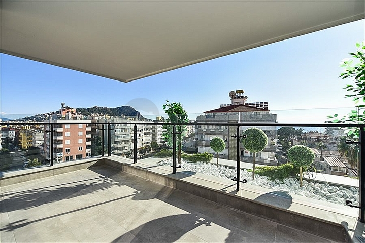 3+1 Penthouse in einer neuen Wohnanlage in der Nähe von Kleopatra Beach