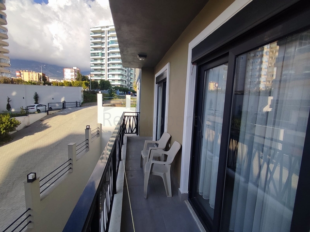 1+1 Wohnung mit Möbeln und Geräten im Stadtteil Mahmutlar