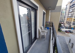 1+1 Wohnung mit Möbeln und Geräten im Stadtteil Mahmutlar