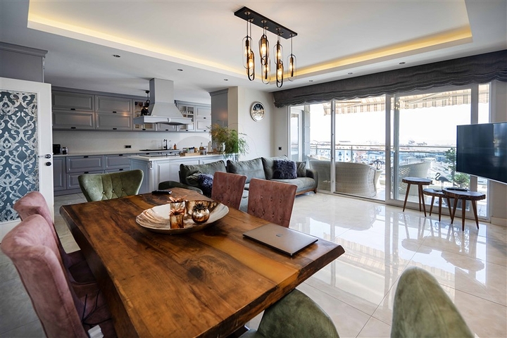 Petnhaus einzigartigen Schnitt 6+1 unter der Aufenthaltserlaubnis