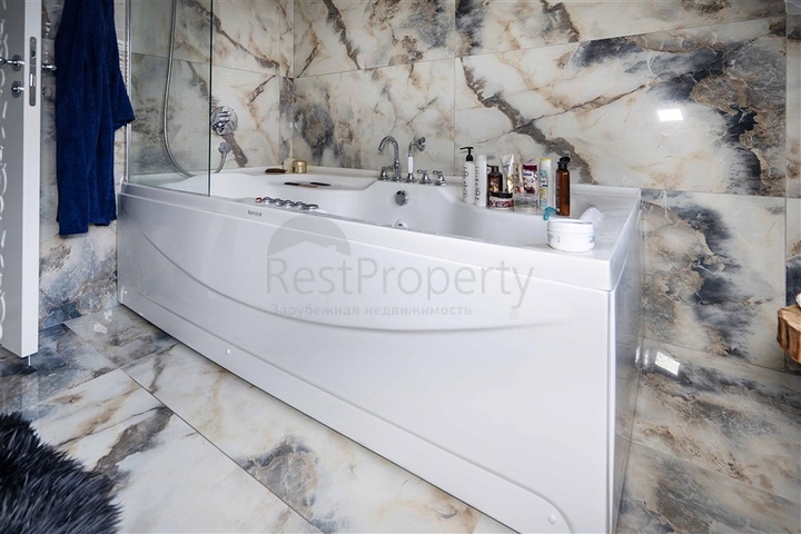 Petnhaus einzigartigen Schnitt 6+1 unter der Aufenthaltserlaubnis