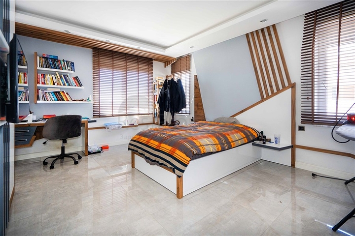 Petnhaus einzigartigen Schnitt 6+1 unter der Aufenthaltserlaubnis