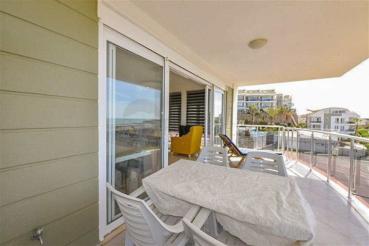 Geräumiges Penthouse mit 3+1 Grundriss im Stadtteil Konakly. 