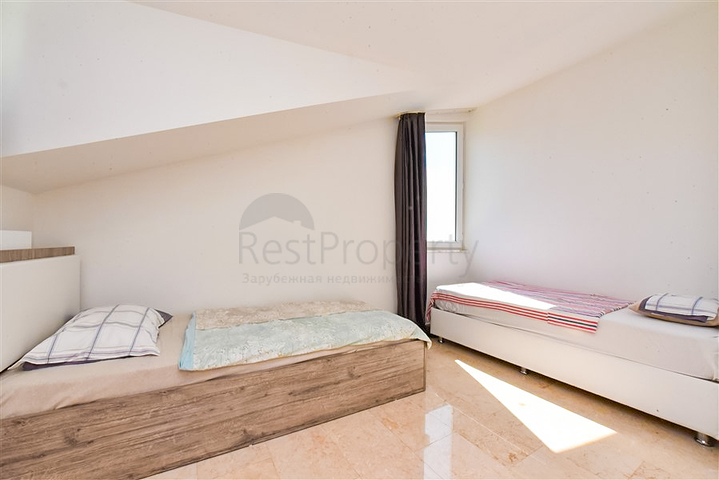 Geräumiges Penthouse mit 3+1 Grundriss im Stadtteil Konakly. 