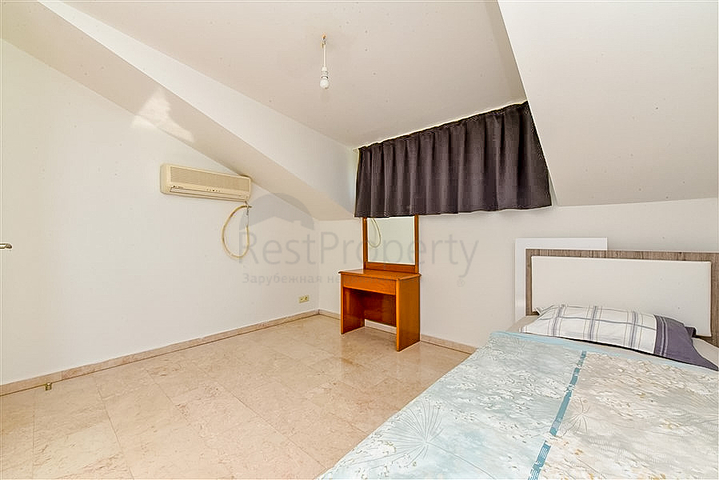 Geräumiges Penthouse mit 3+1 Grundriss im Stadtteil Konakly. 