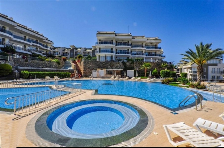 Geräumiges Penthouse mit 3+1 Grundriss im Stadtteil Konakly. 