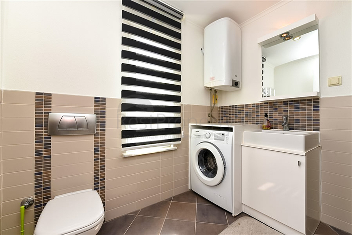 Geräumiges Penthouse mit 3+1 Grundriss im Stadtteil Konakly. 