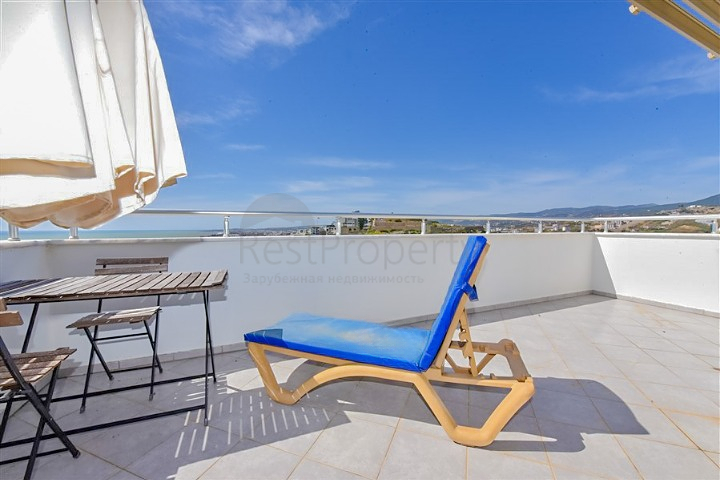 Geräumiges Penthouse mit 3+1 Grundriss im Stadtteil Konakly. 