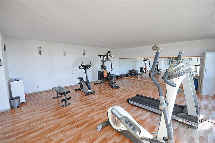 Geräumiges Penthouse mit 3+1 Grundriss im Stadtteil Konakly. 