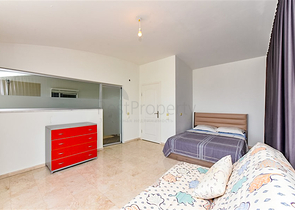 Geräumiges Penthouse mit 3+1 Grundriss im Stadtteil Konakly. 