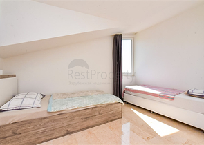 Geräumiges Penthouse mit 3+1 Grundriss im Stadtteil Konakly. 