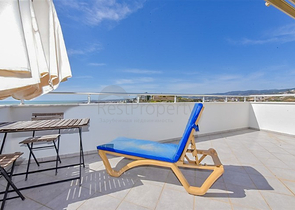 Geräumiges Penthouse mit 3+1 Grundriss im Stadtteil Konakly. 