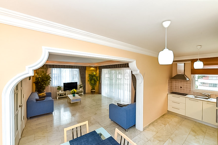 Möblierte Wohnung 2+1 150 m vom Meer entfernt