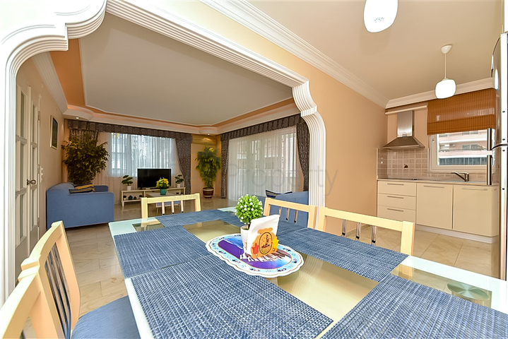 Möblierte Wohnung 2+1 150 m vom Meer entfernt