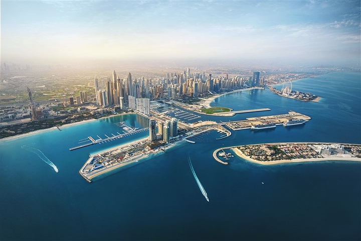 Luxus-Cavalli-Apartment mit Meerblick im Dubai Harbour