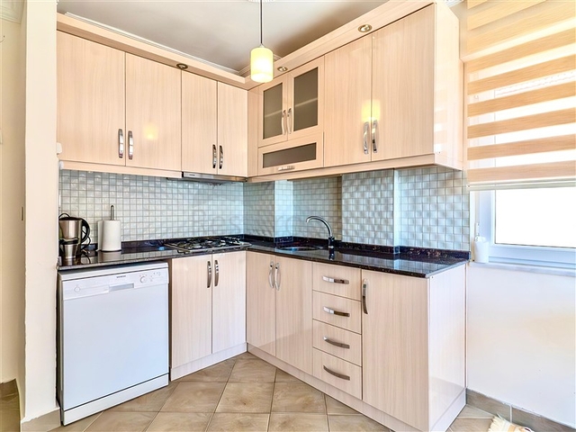 Wohnung 1+1 100 Meter vom Meer entfernt in Oba/Alanya