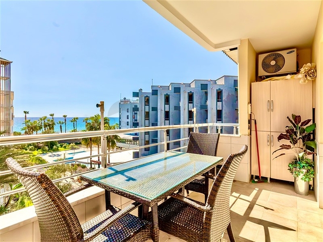 Wohnung 1+1 100 Meter vom Meer entfernt in Oba/Alanya