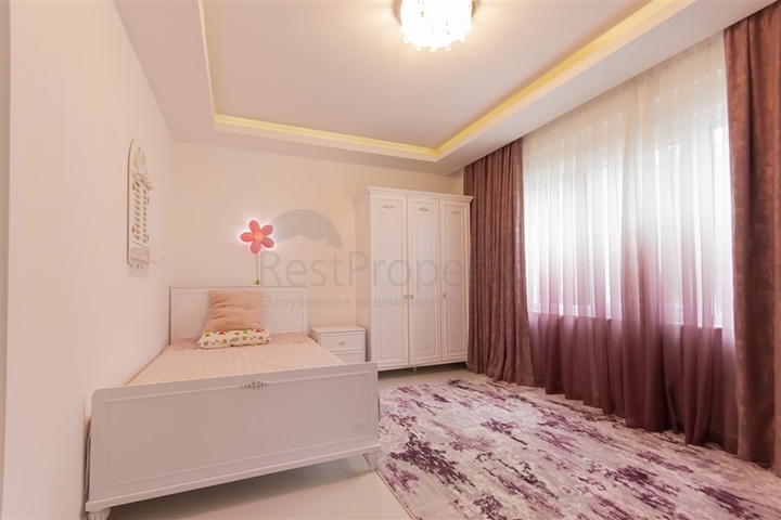 Villa 8+2 in Kargicak 