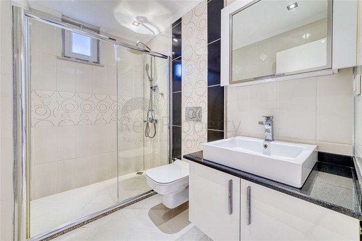 Villa 8+2 in Kargicak 