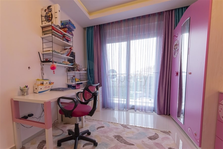 Villa 8+2 in Kargicak 